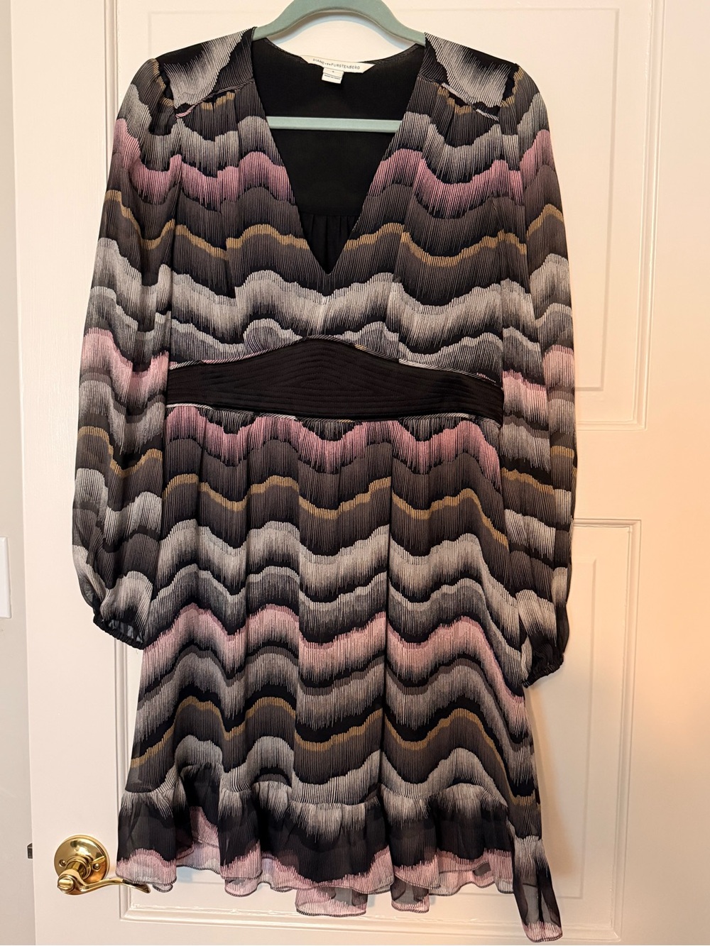 Diane Von Furstenberg Black, Pink & Gold Wave-Print Long Sleeve Dress